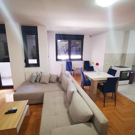 Riviera Apartments Ni Exterior foto